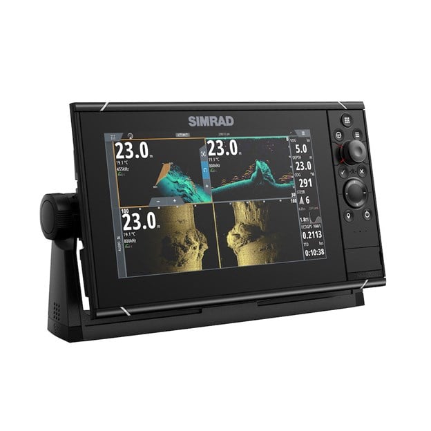 Simrad NSS9 evo3S with world basemap