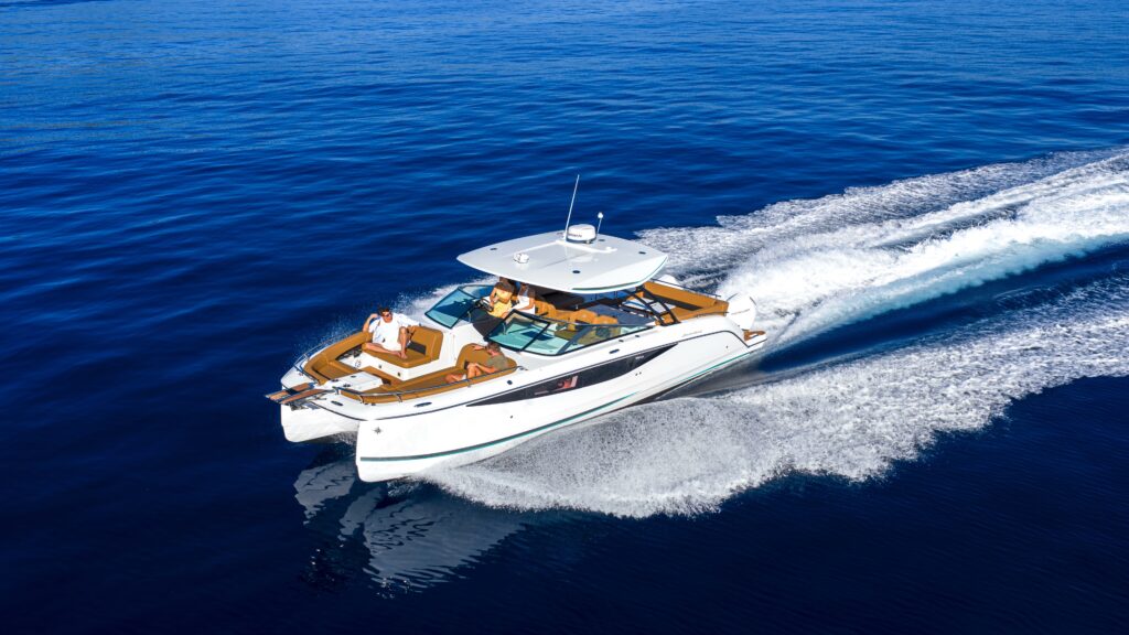 Arrival of a new range of Jeanneau power catamarans