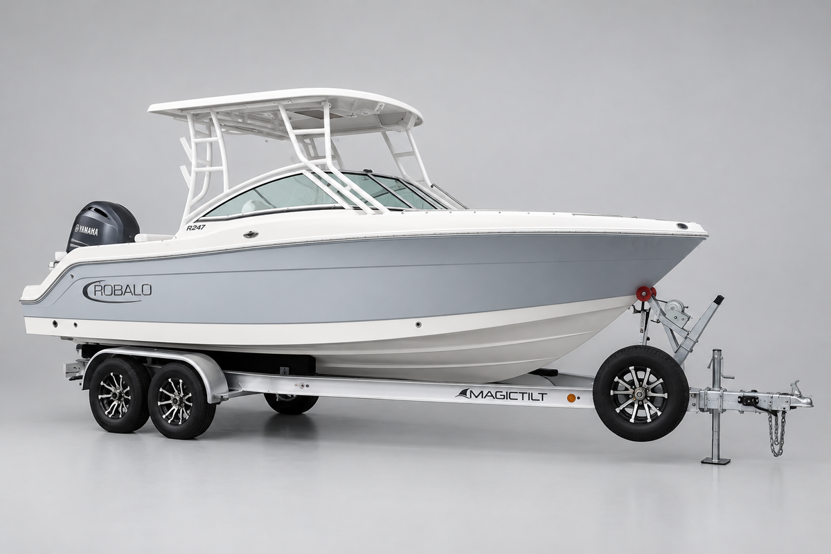 Robalo R247 Dual Console