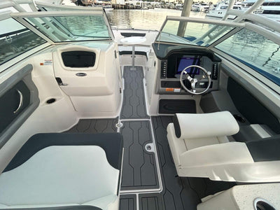 Robalo R247 Dual Console
