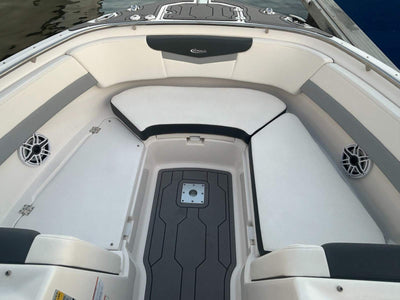 Robalo R247 Dual Console