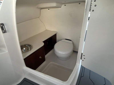 Robalo R247 Dual Console
