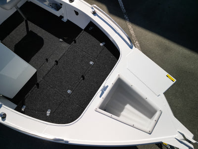 Stacer 429 Outlaw (Side Console)