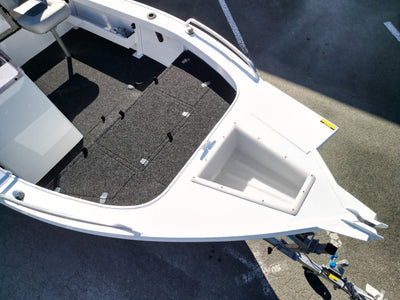 Stacer 429 Outlaw (Side Console)