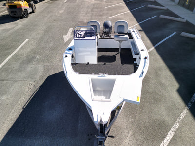 Stacer 429 Outlaw (Side Console)