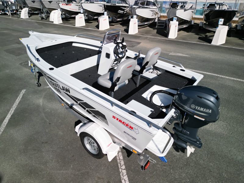 Stacer 429 Outlaw (Side Console)