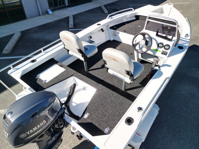Stacer 429 Outlaw (Side Console)