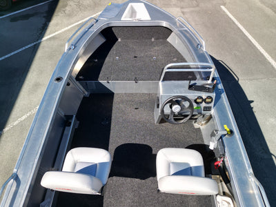 Stacer 469 Outlaw (Side Console)