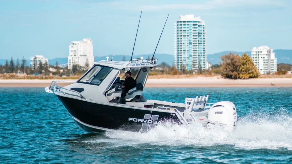 Formosa SRT 675 Enclosed Centre Cabin