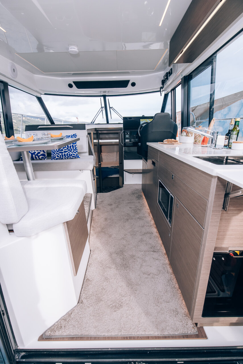 MERRY FISHER_1095_FLY_S2_IMAGE_INTERIOR (41)_Easy-Resize.com (1)