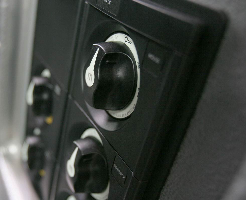 BLUE SEA m-Series Battery Switch - Image 4