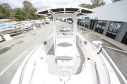 2021 Robalo R222 Centre Console