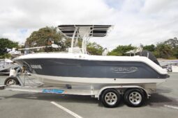 2021 Robalo R222 Centre Console
