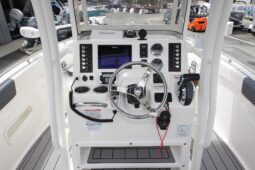 2021 Robalo R222 Centre Console