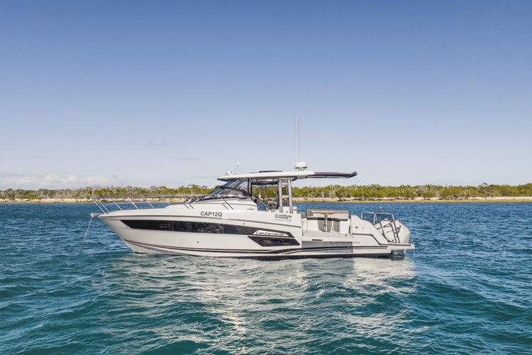 Jeanneau Cap Camarat 12.5 Boat