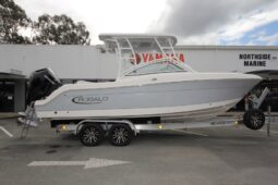 2023 Robalo R247 Dual Console