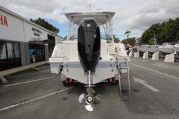 2023 Robalo R247 Dual Console