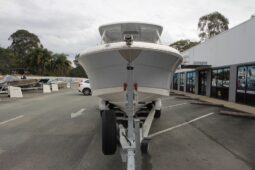 2023 Robalo R247 Dual Console